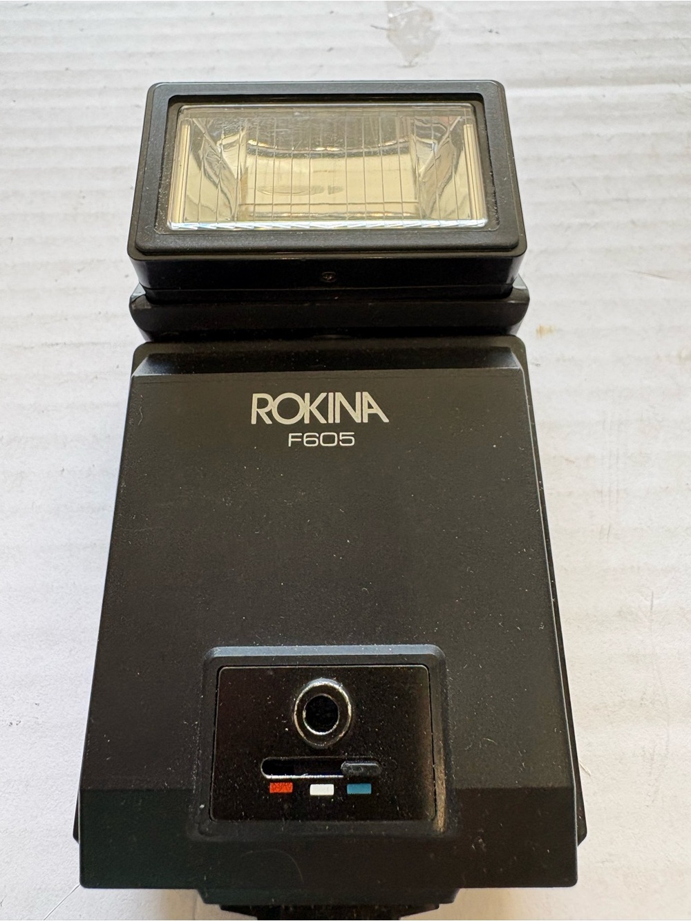 Romona F605 Black On-Camera Flash